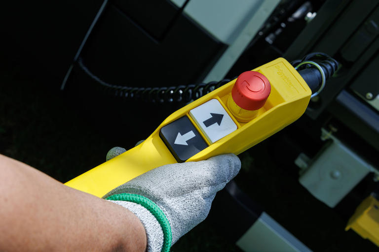 Cabreta tribenne, télécommande